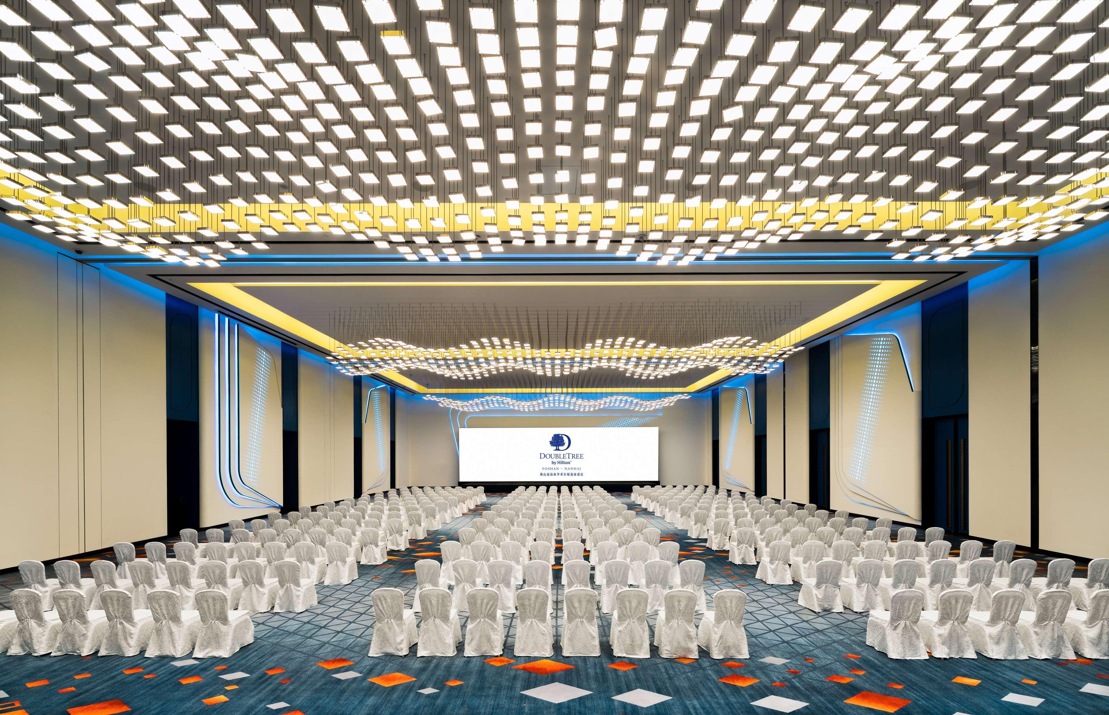 Doubletree By Hilton Foshan Nanhai-Free Canton Fair Shuttle Bus Екстериор снимка